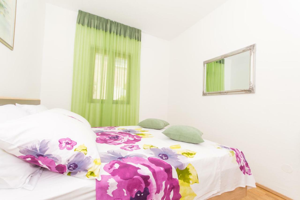 Holiday Home Ruzmarin Trogir Eksteriør billede