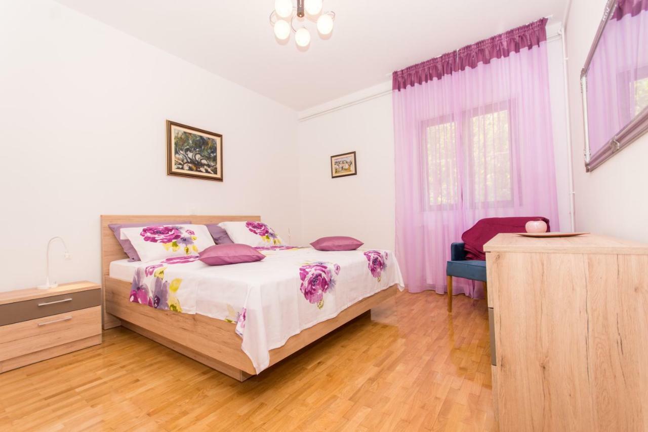 Holiday Home Ruzmarin Trogir Eksteriør billede