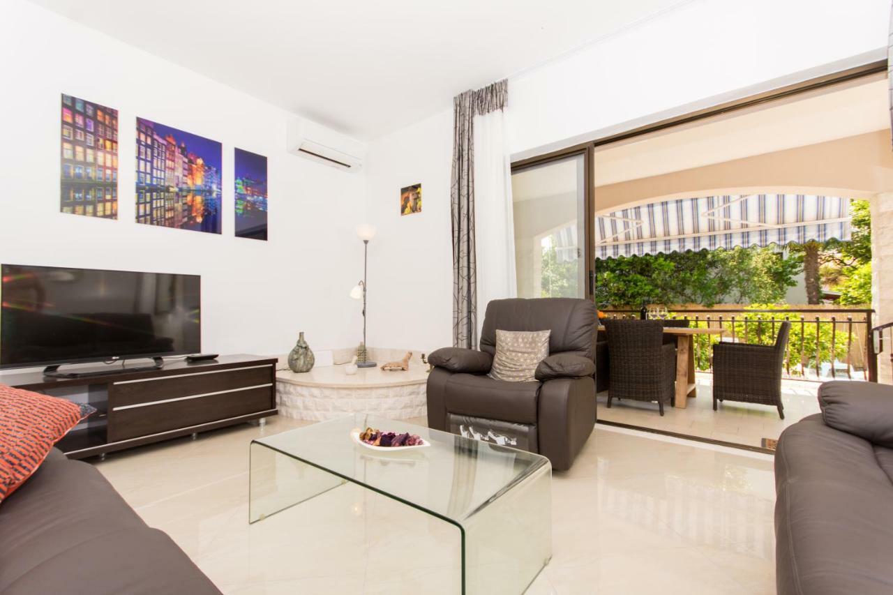 Holiday Home Ruzmarin Trogir Eksteriør billede